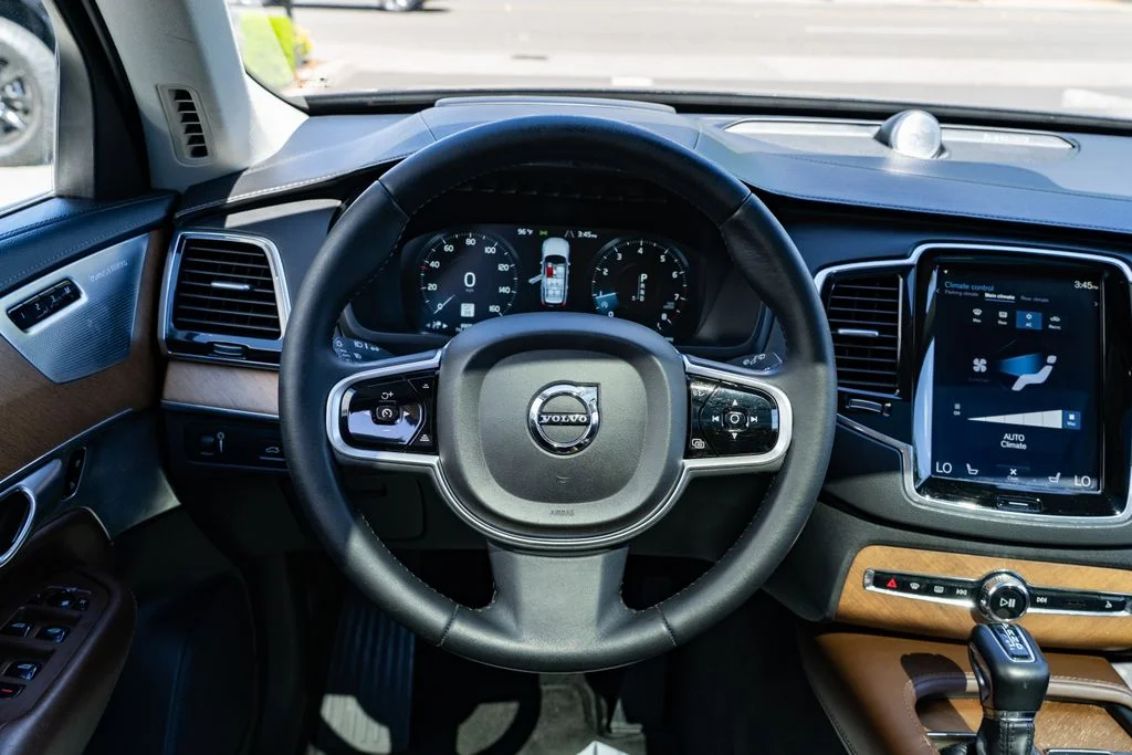 Used 2019 Black Volvo T6 Inscription image 13