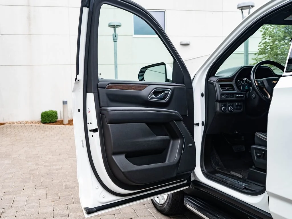 Used 2021 Summit White Chevrolet High Country image 29