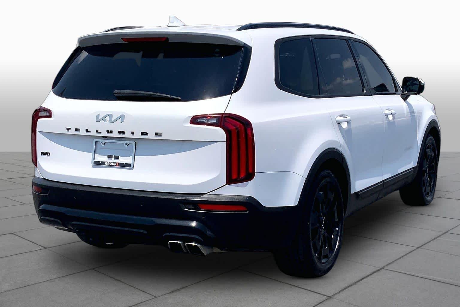 Used 2022 Glacial White Pearl Kia SX image 13