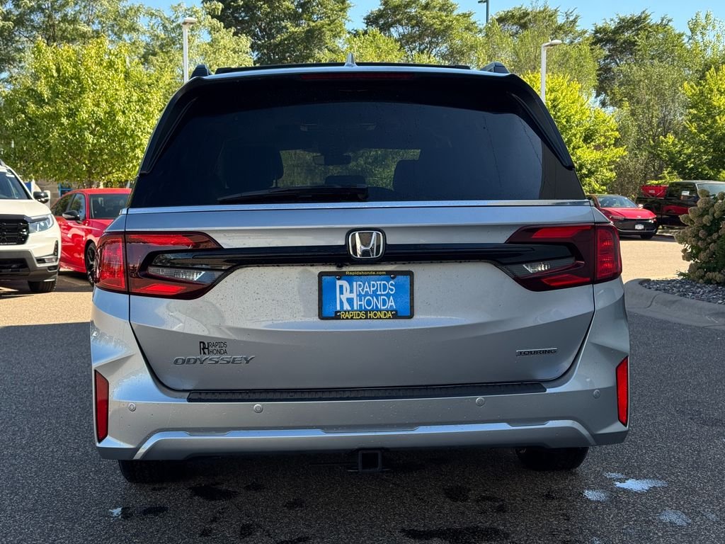 Certified Used 2026 Solar Silver Metallic Honda Touring image 4