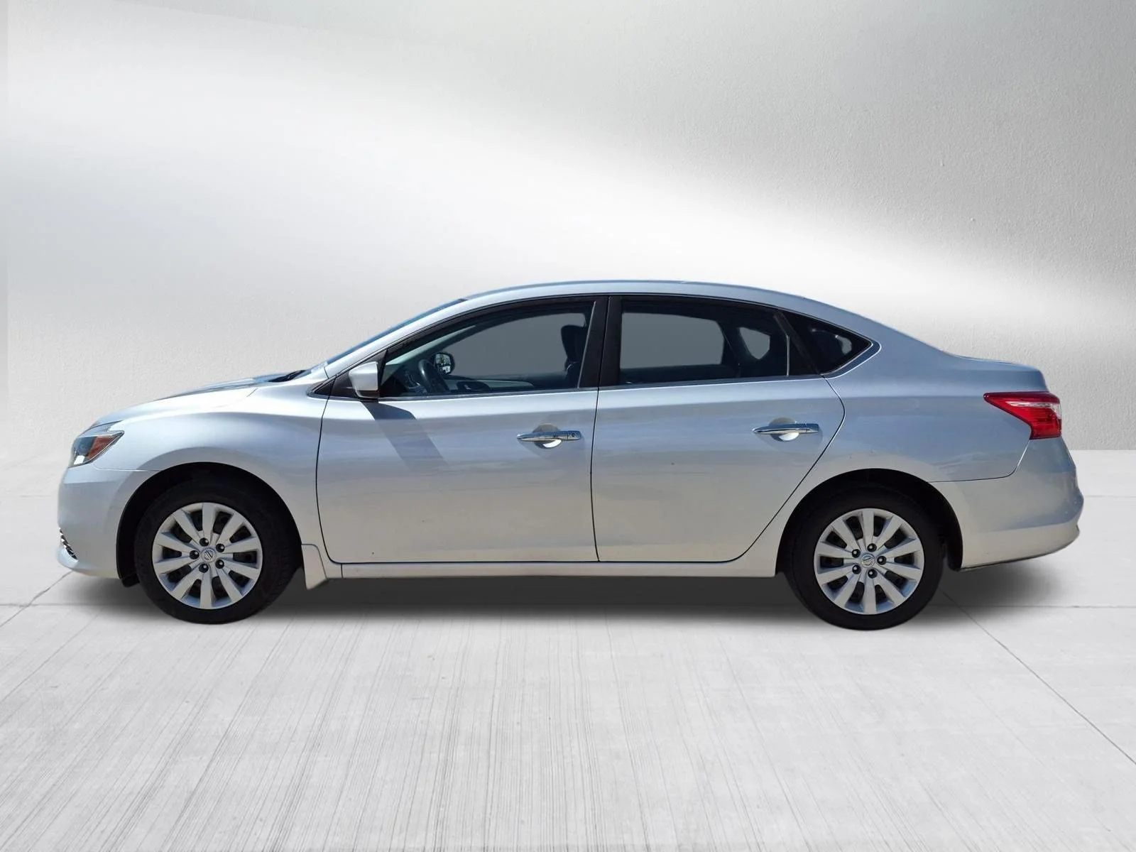 Used 2018 Brilliant Silver Nissan S image 3