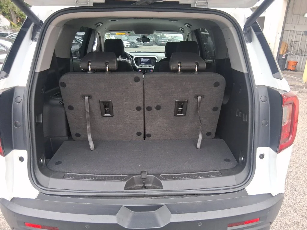 Used 2022 White GMC SLE image 20
