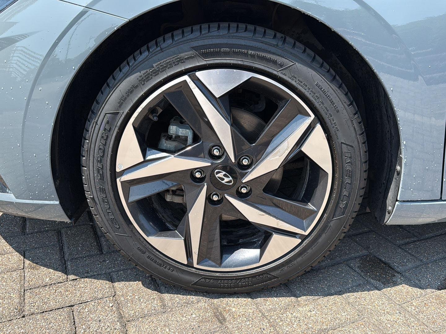 Used 2021 Electric Shadow Hyundai SEL image 9