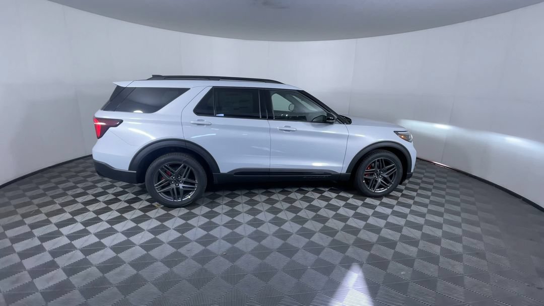 New 2026 Space White Metallic Ford ST image 9