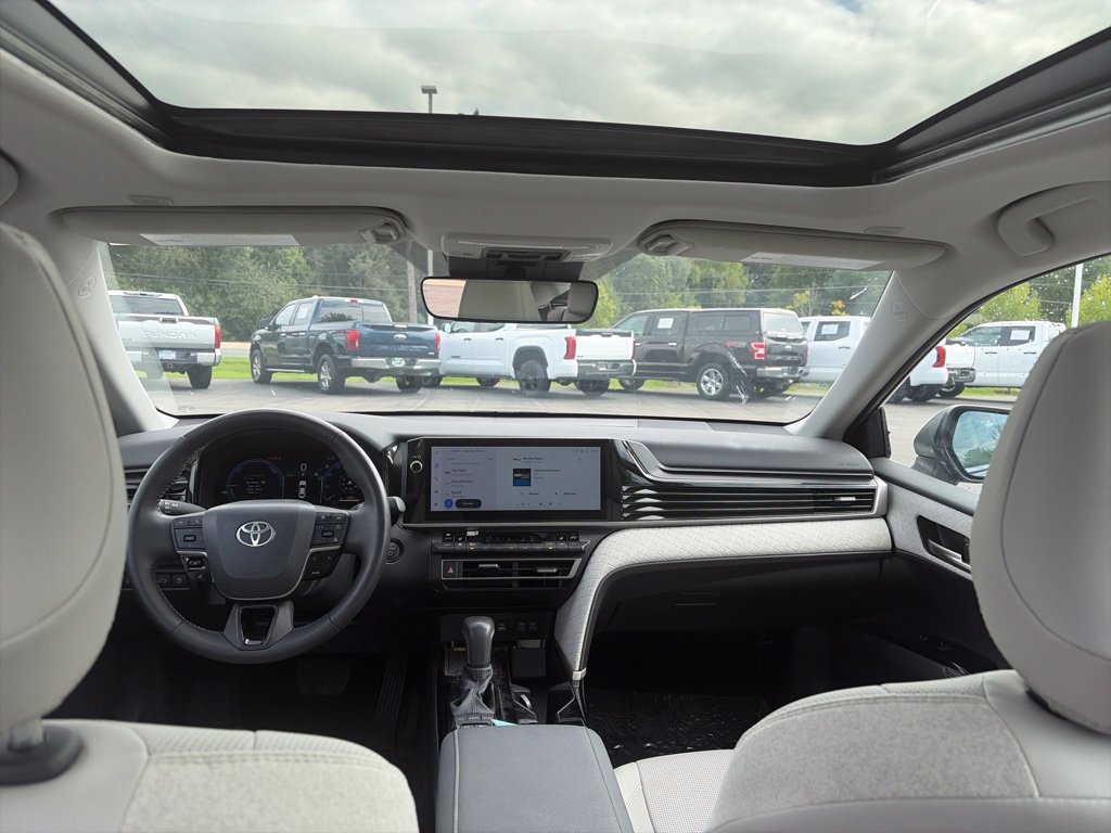 Used 2026  Toyota XLE image 14
