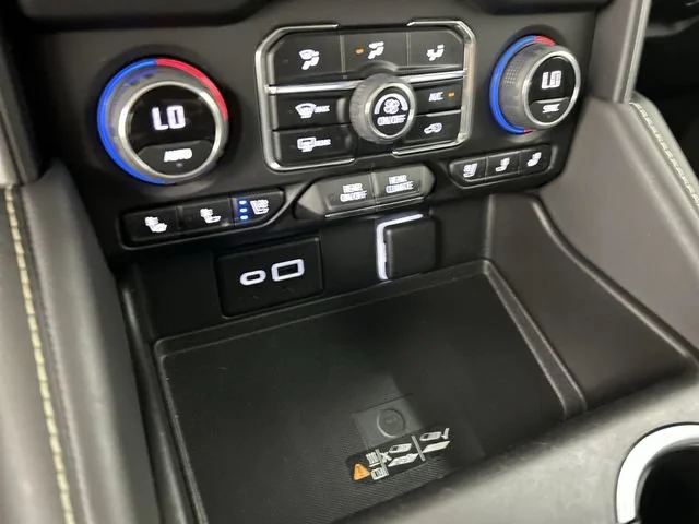Used 2023 SUMMIT WHITE Chevrolet Premier image 19
