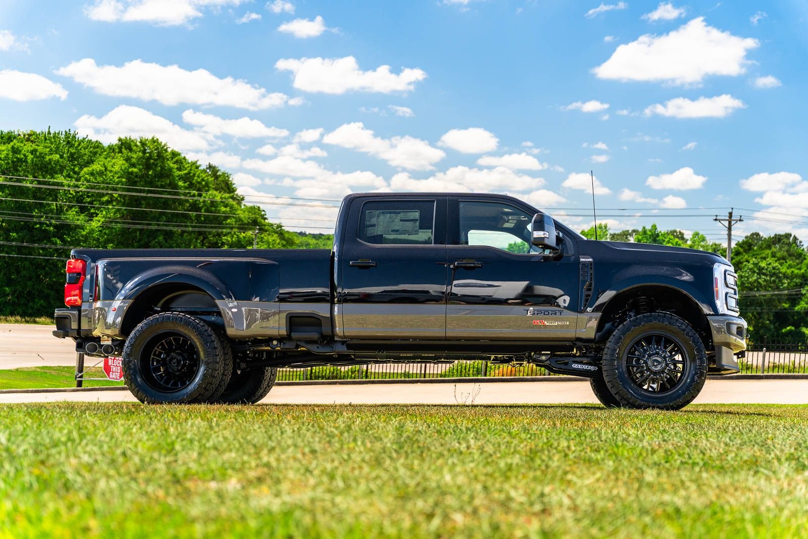 New 2026 Agate Black Metallic Ford F-350® King Ranch® image 8