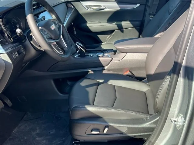2025 Cadillac XT5 Luxury - Photo 12