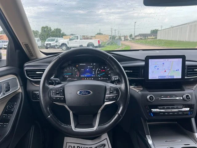 Used 2020 Blue Ford Limited image 21