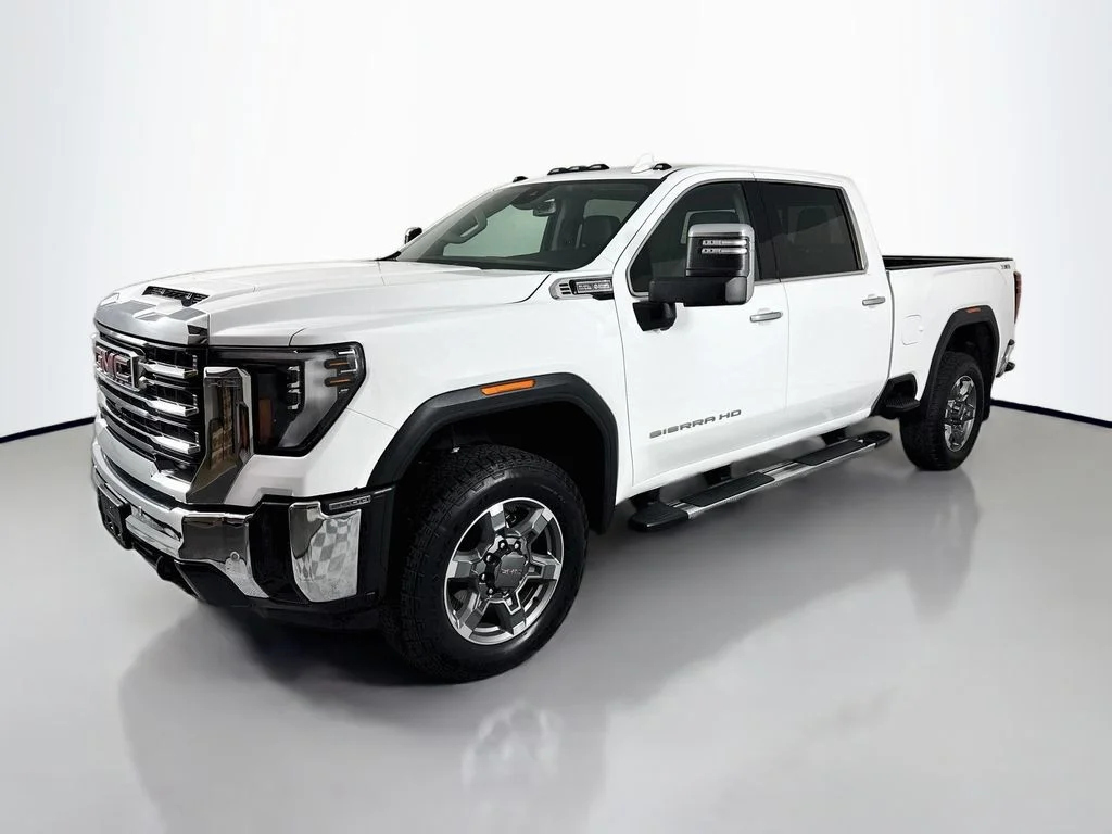2025 GMC Sierra 4WD Crew Cab Standard Box SLT's photo