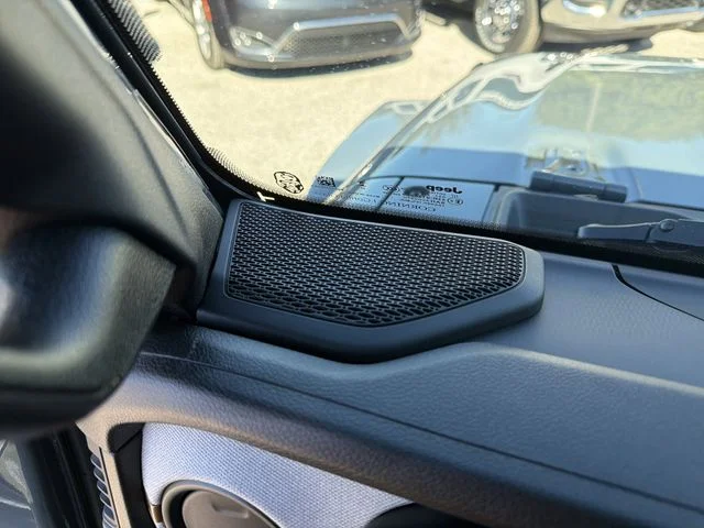 New 2026 Anvil Clear-Coat Exterior Paint Jeep Sport S image 21