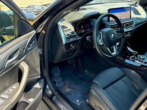 Used 2025 Gray BMW xDrive30i image 14