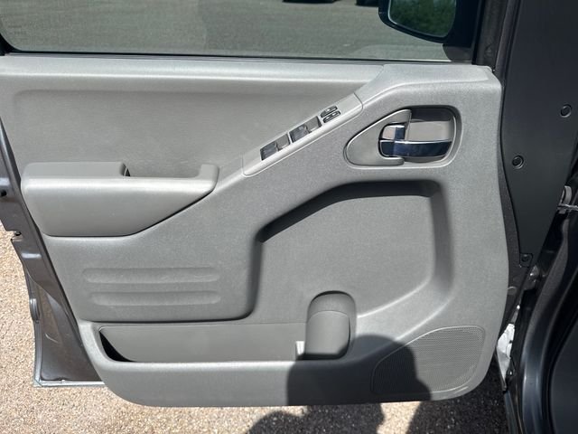 Used 2016 Gray Nissan SV image 10