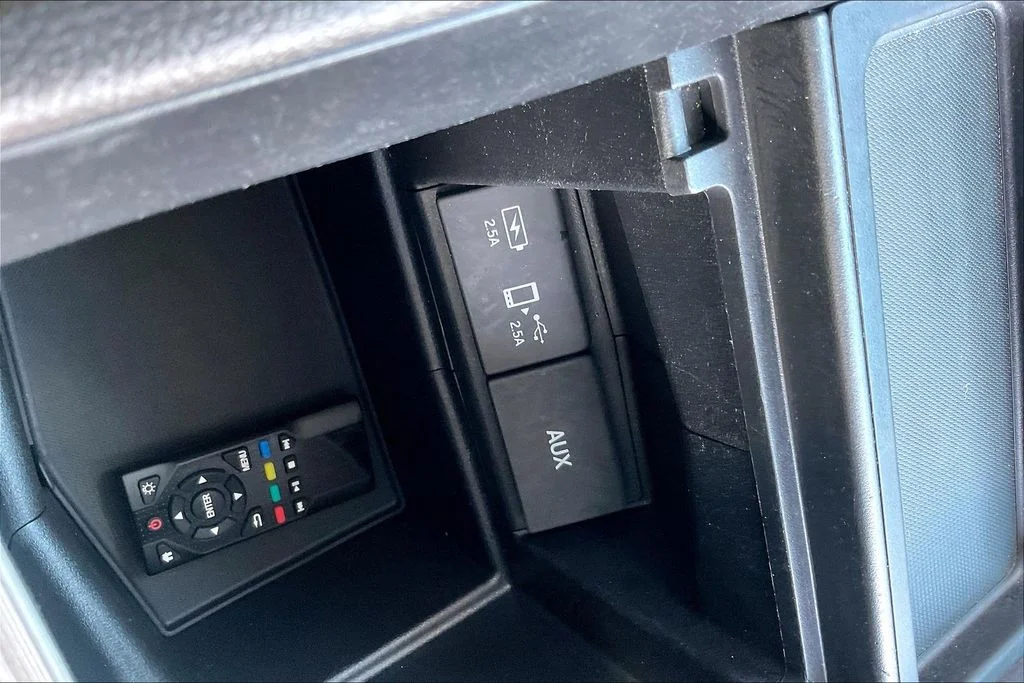 Used 2019 White Honda Touring image 16