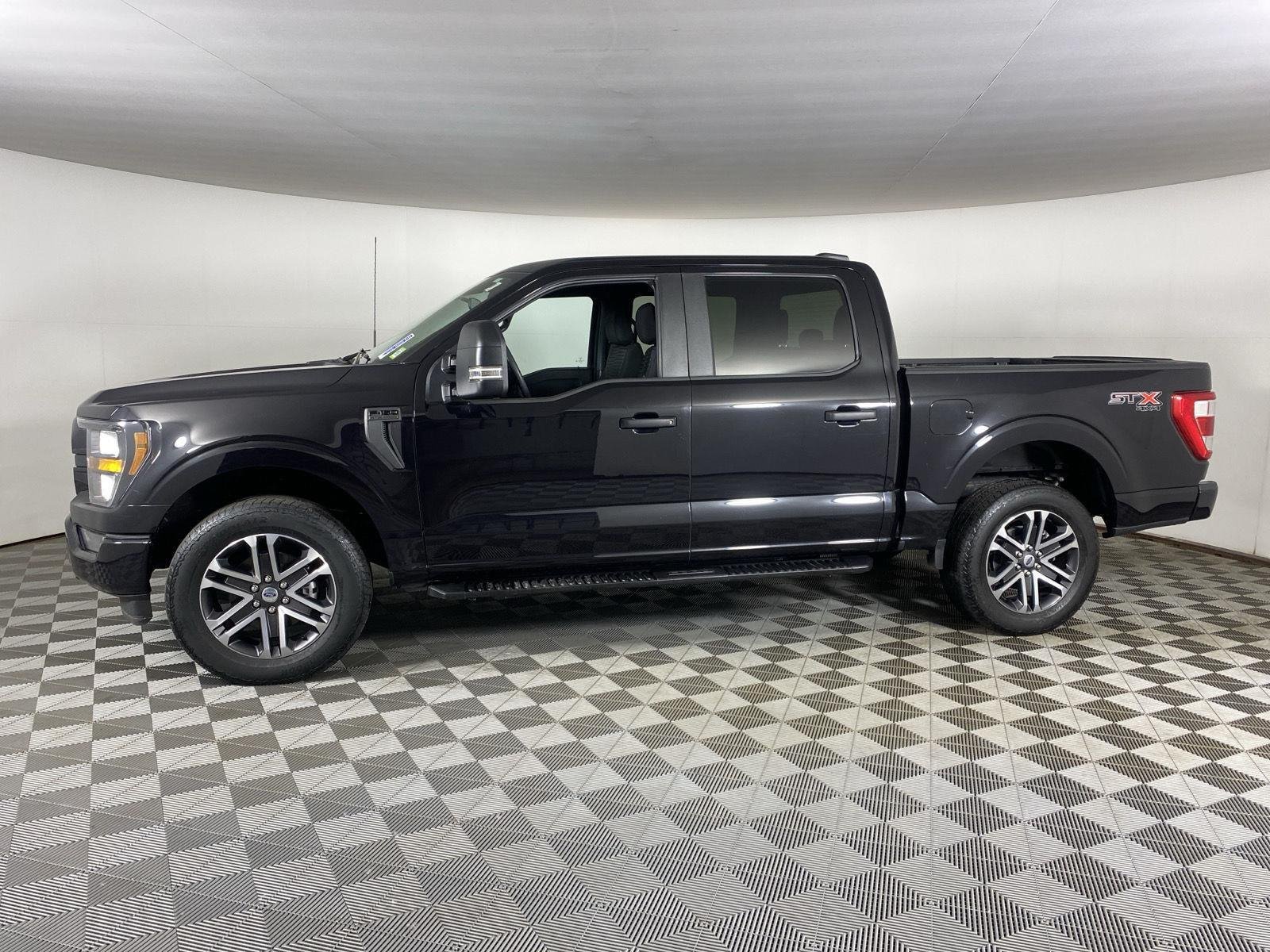 Used 2023 Agate Black Ford XL image 4