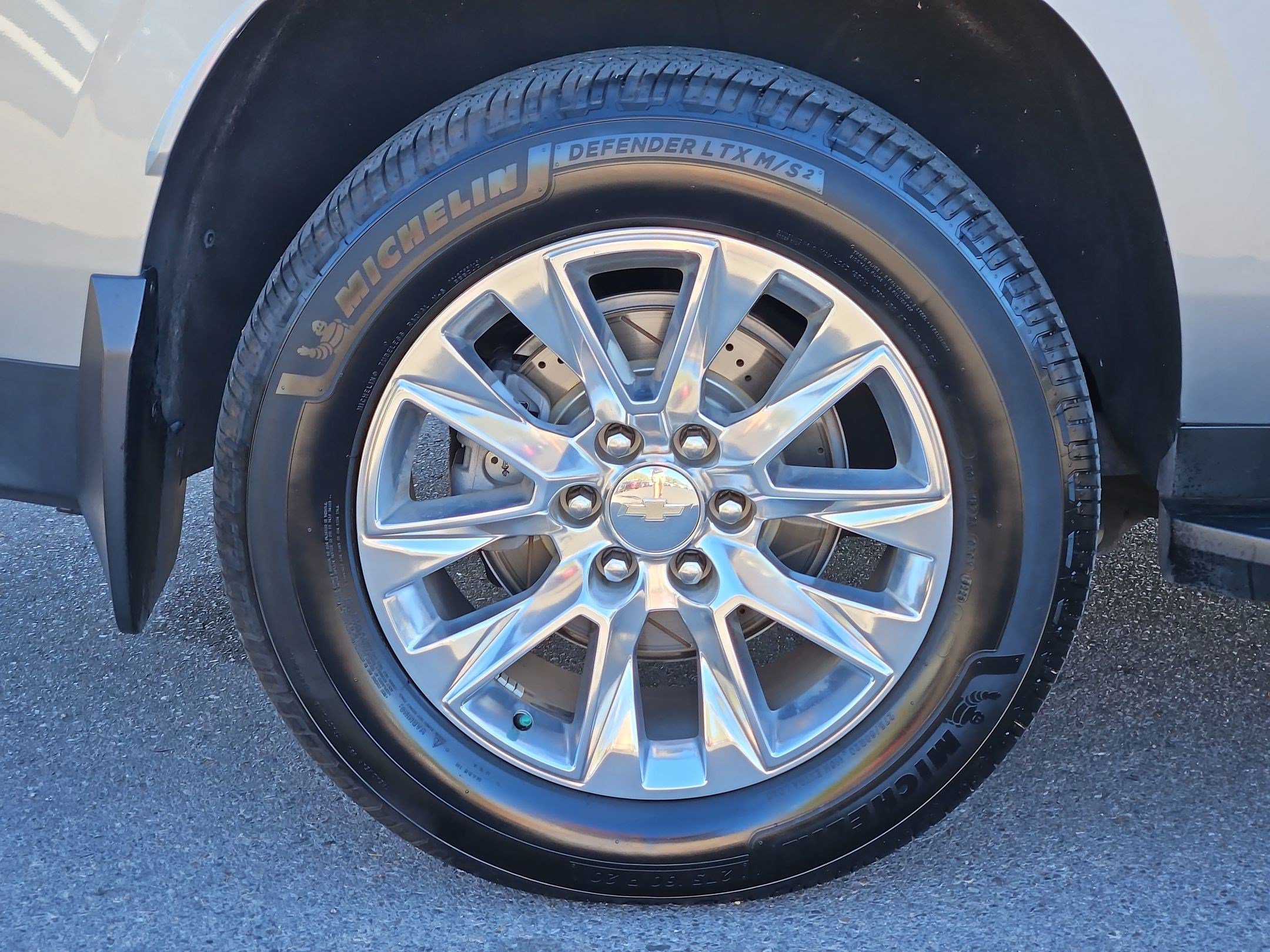 2023 Chevrolet Suburban Premier - Photo 12