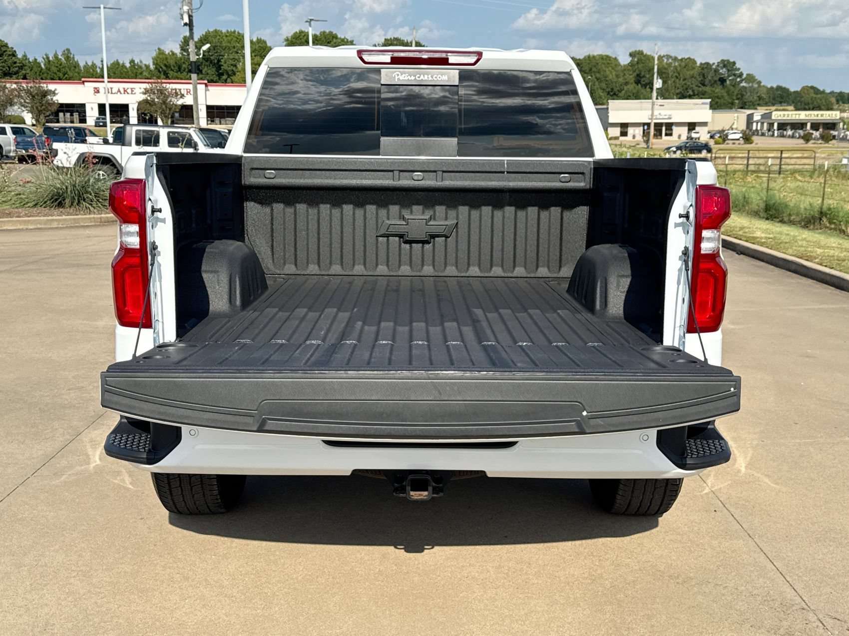 New 2026 Summit White Chevrolet RST image 24