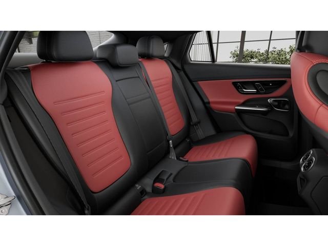 New 2027 MANUFAKTUR Cirrus Silver Magno Mercedes-Benz AMG® GLC 53 image 5