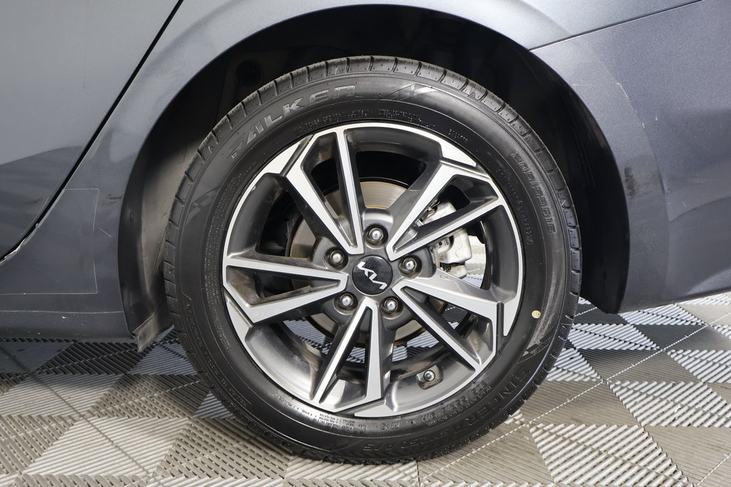 Used 2022 Gray Kia LXS image 14