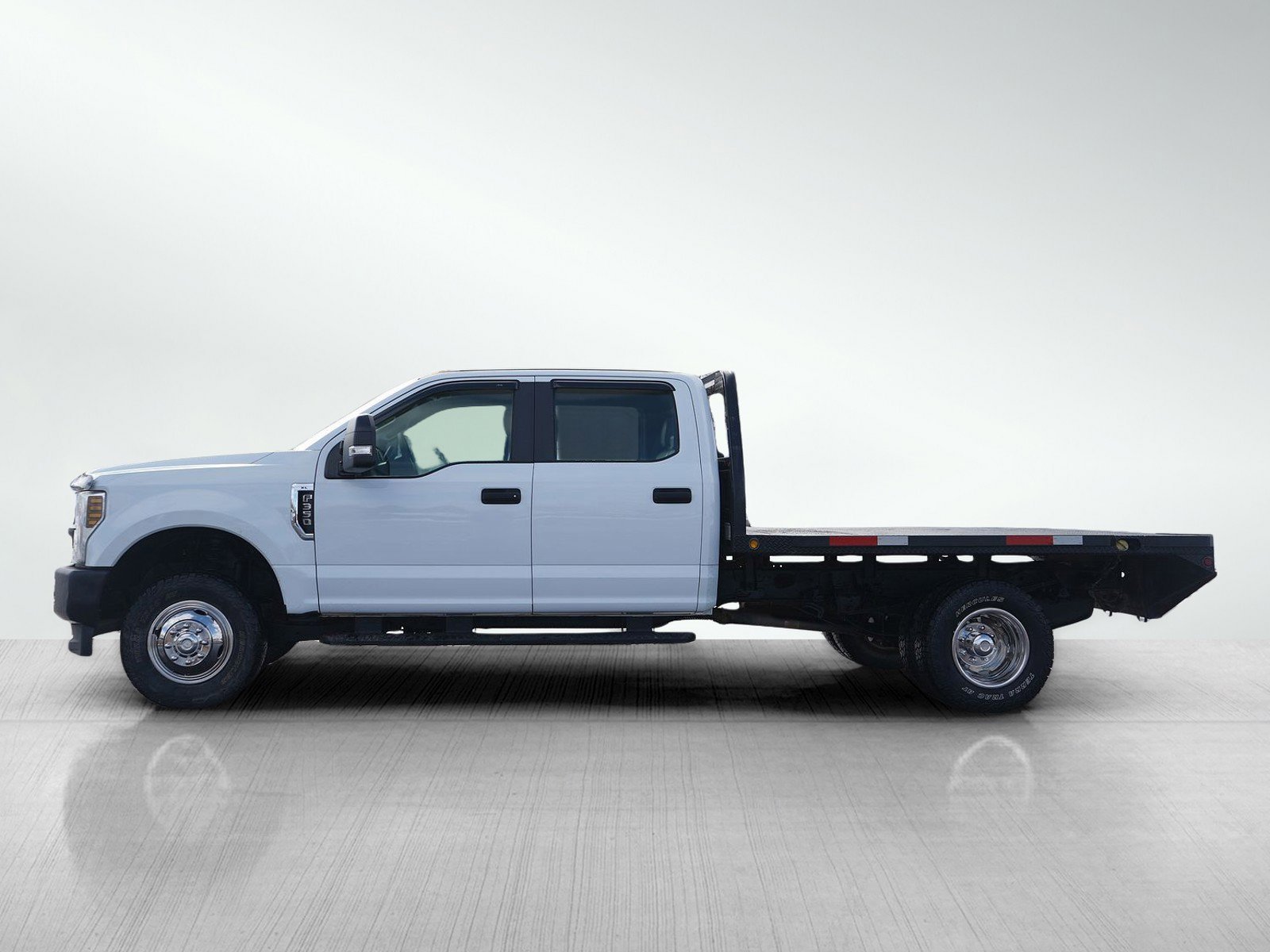 Used 2019 Ford F-350 Super Duty Chassis Cab XL with VIN 1FD8W3H60KEC83464 for sale in Wayzata, Minnesota