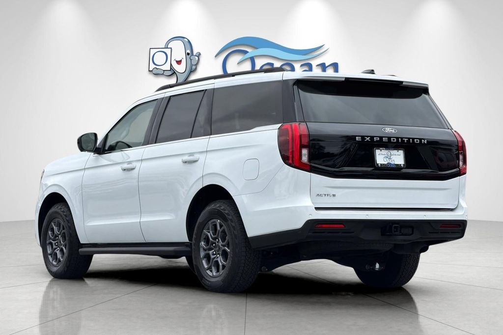 Used 2025 Oxford White Ford Active image 6