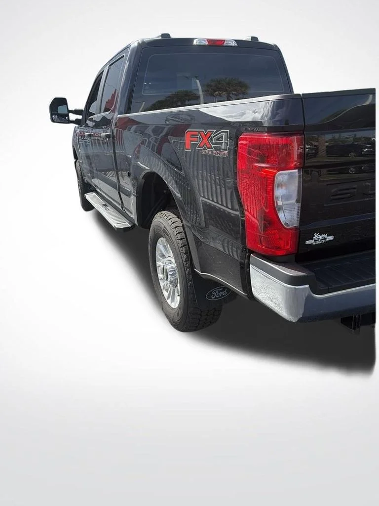 Used 2022 Black Metallic Ford XL image 8