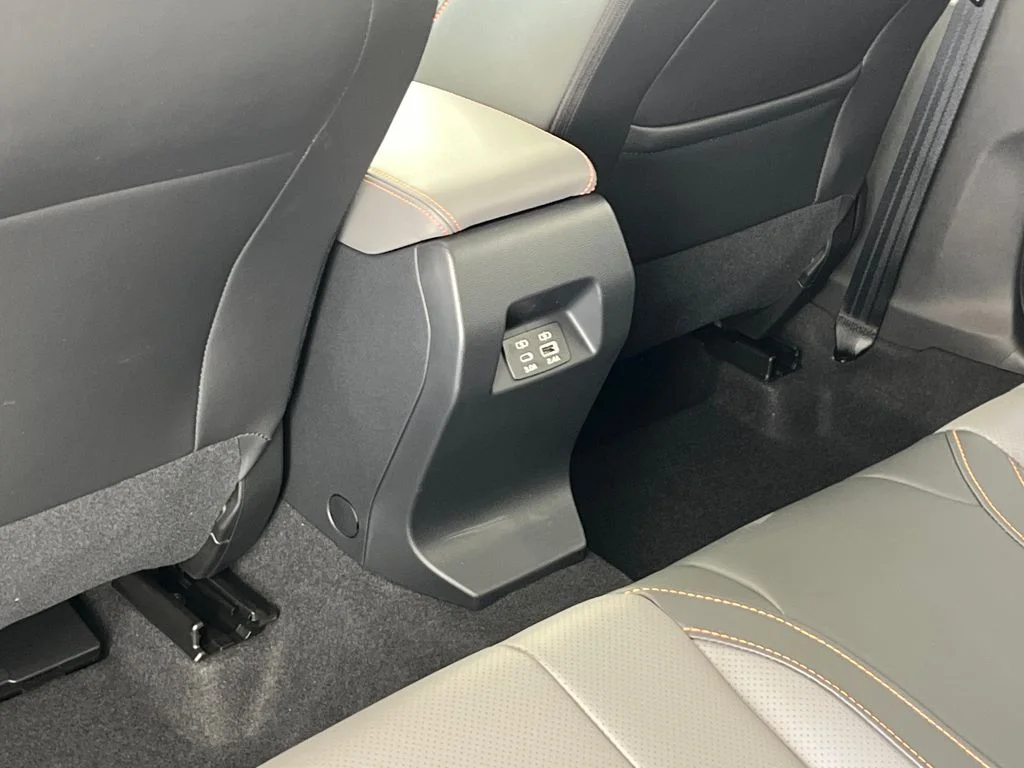 New 2026 SAPPHIRE BLUE PEARL Subaru Limited Hybrid image 38