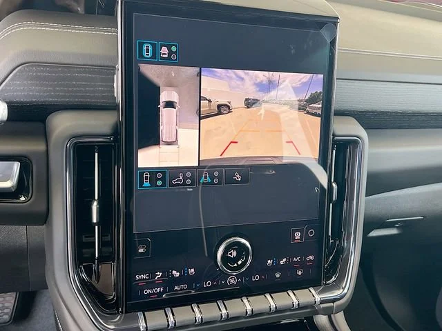 2026 GMC Yukon XL AT4 Ultimate - Photo 9