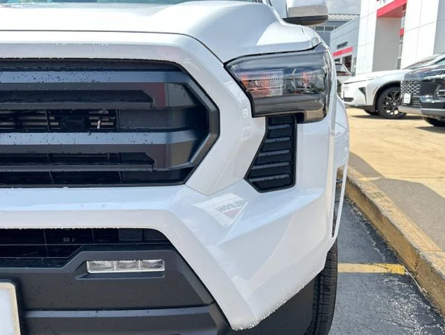 New 2026 Ice Cap Toyota SR5 image 3