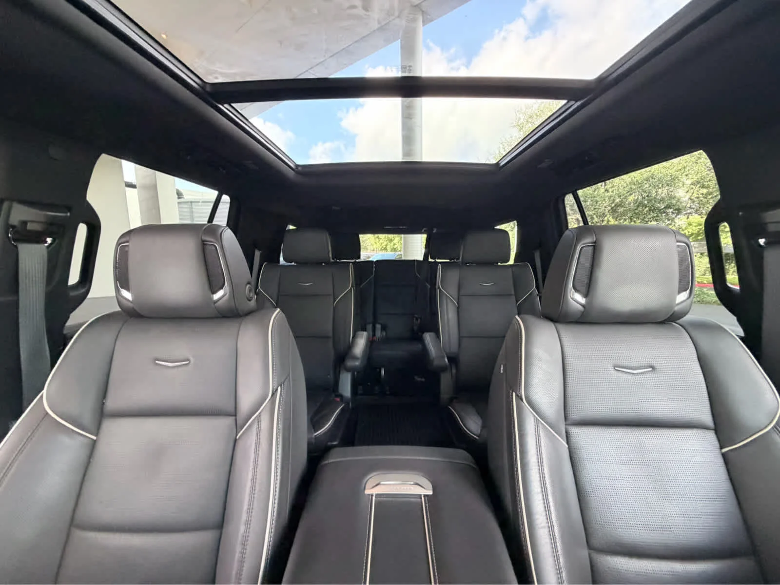 Certified Used 2024 Crystal White Tricoat Cadillac Sport image 17