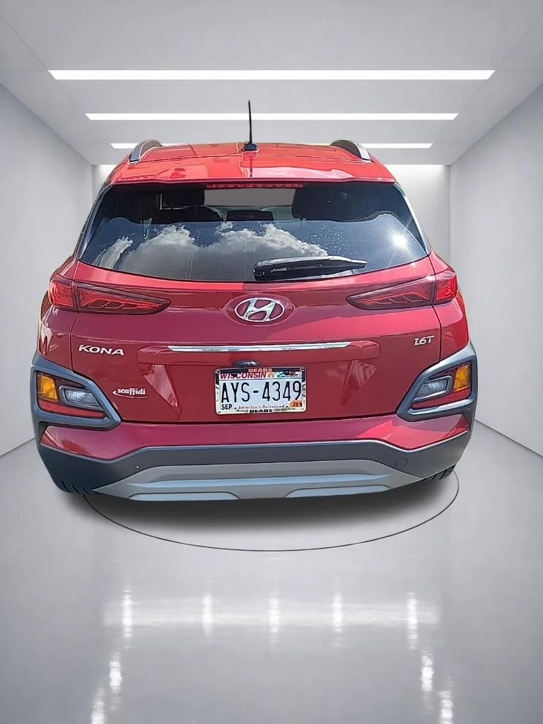 Used 2018 Pulse Red Hyundai Limited image 4