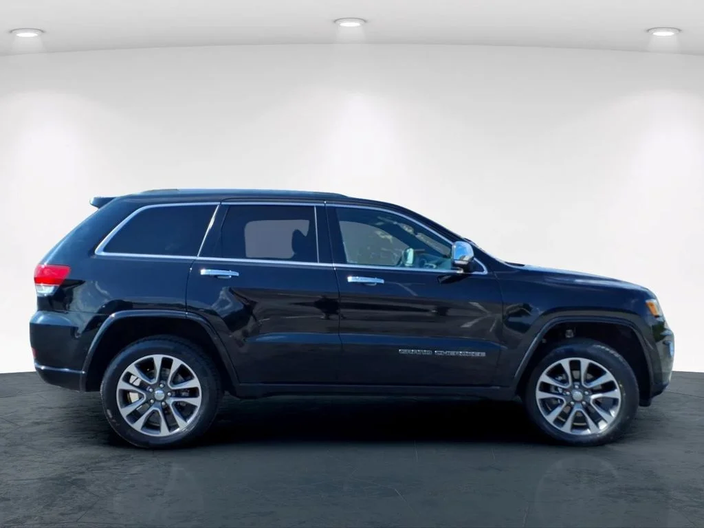 Used 2018 Black Jeep Overland image 5