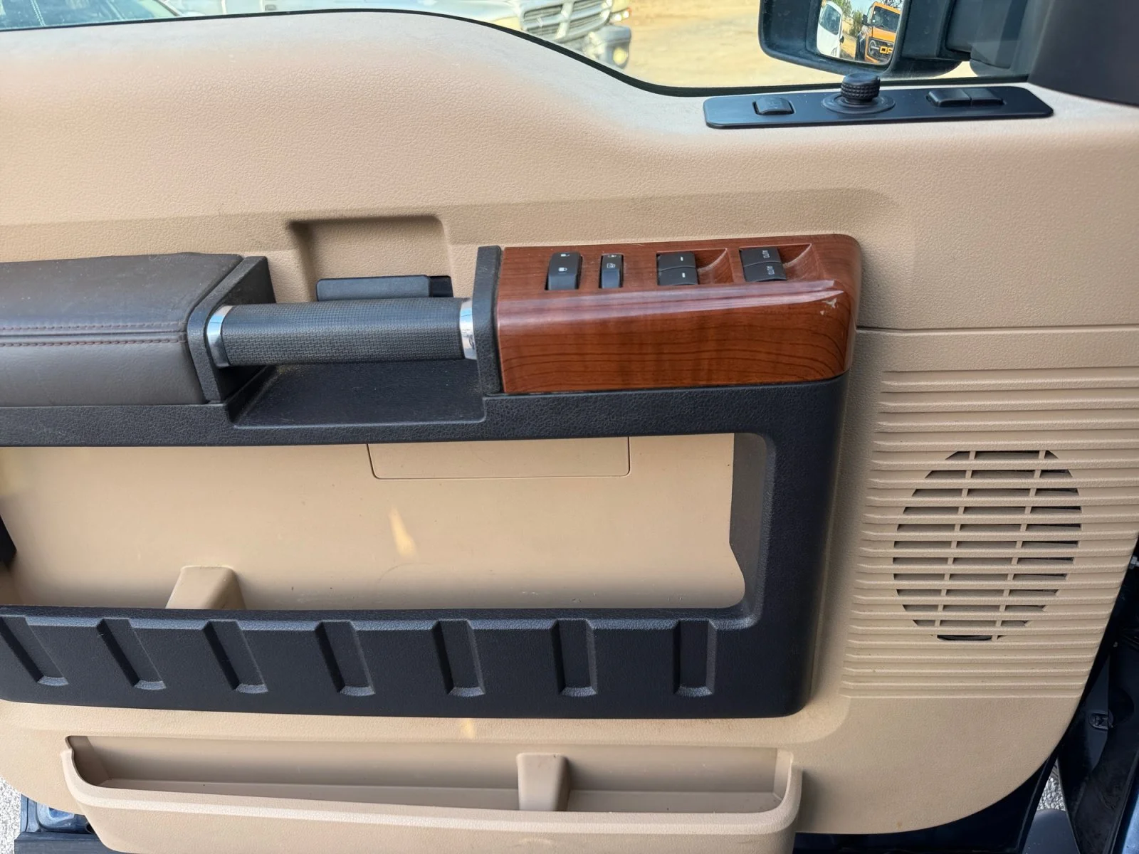 Used 2016 Blue Jeans Metallic Ford King Ranch image 17