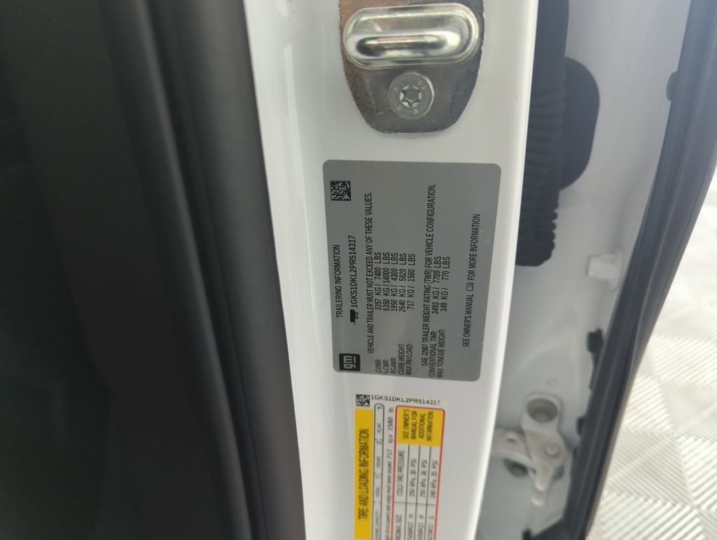 Used 2023 White GMC Denali image 41