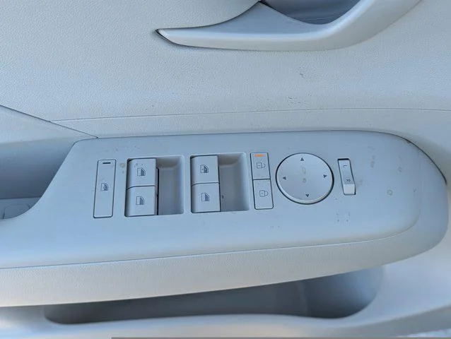 New 2026 Atlas White Hyundai SE AWD image 13