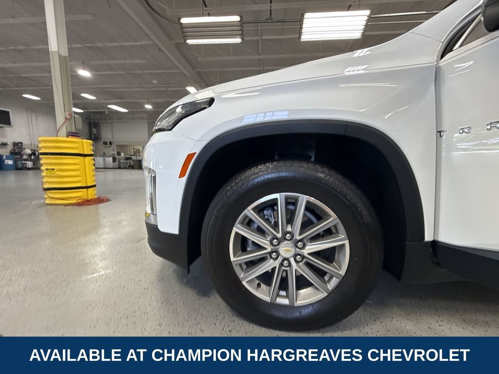 Used 2023 Summit White Chevrolet LT Cloth image 41