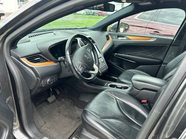 Used 2019 Gray Lincoln Reserve image 3
