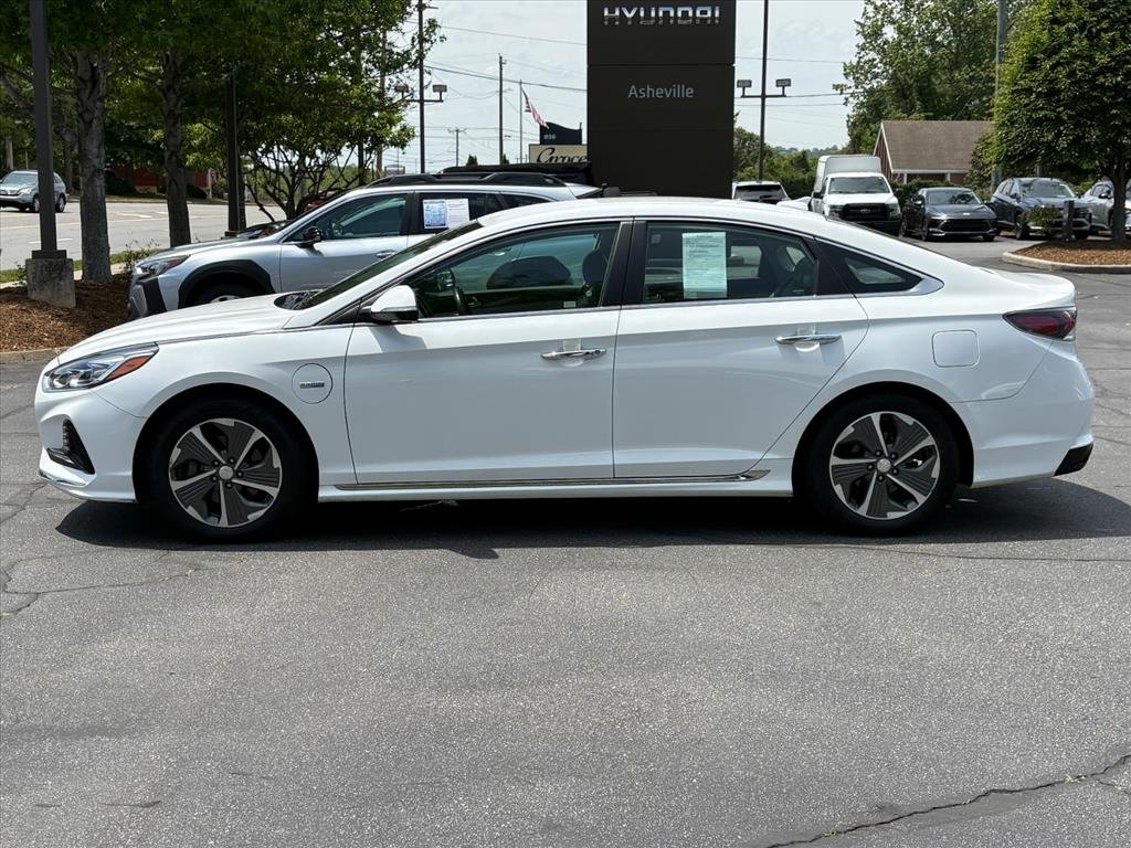 Used 2019 Hyper White Hyundai Limited image 3