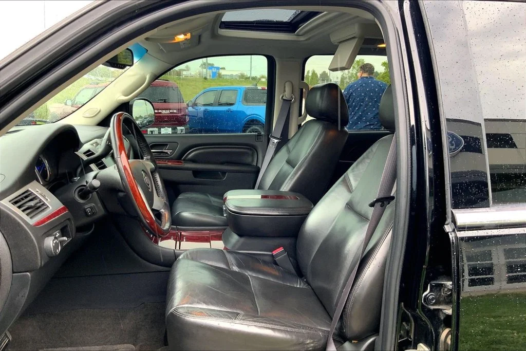 Used 2011 Black Cadillac Premium image 9