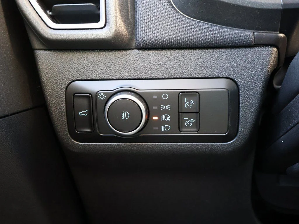 New 2025 Shadow Black Ford Outer Banks® image 31