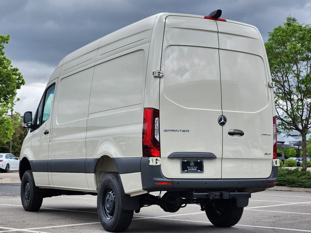 New 2026 Pebble Grey Mercedes-Benz CARGO image 6