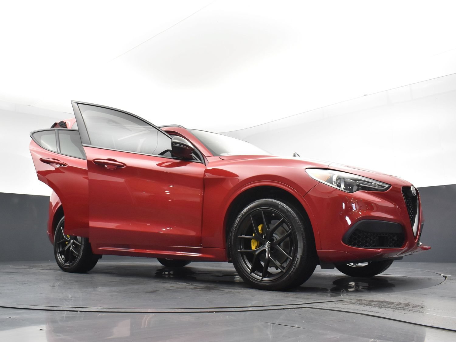 Used 2021 Alfa Rosso Alfa Romeo Ti image 29