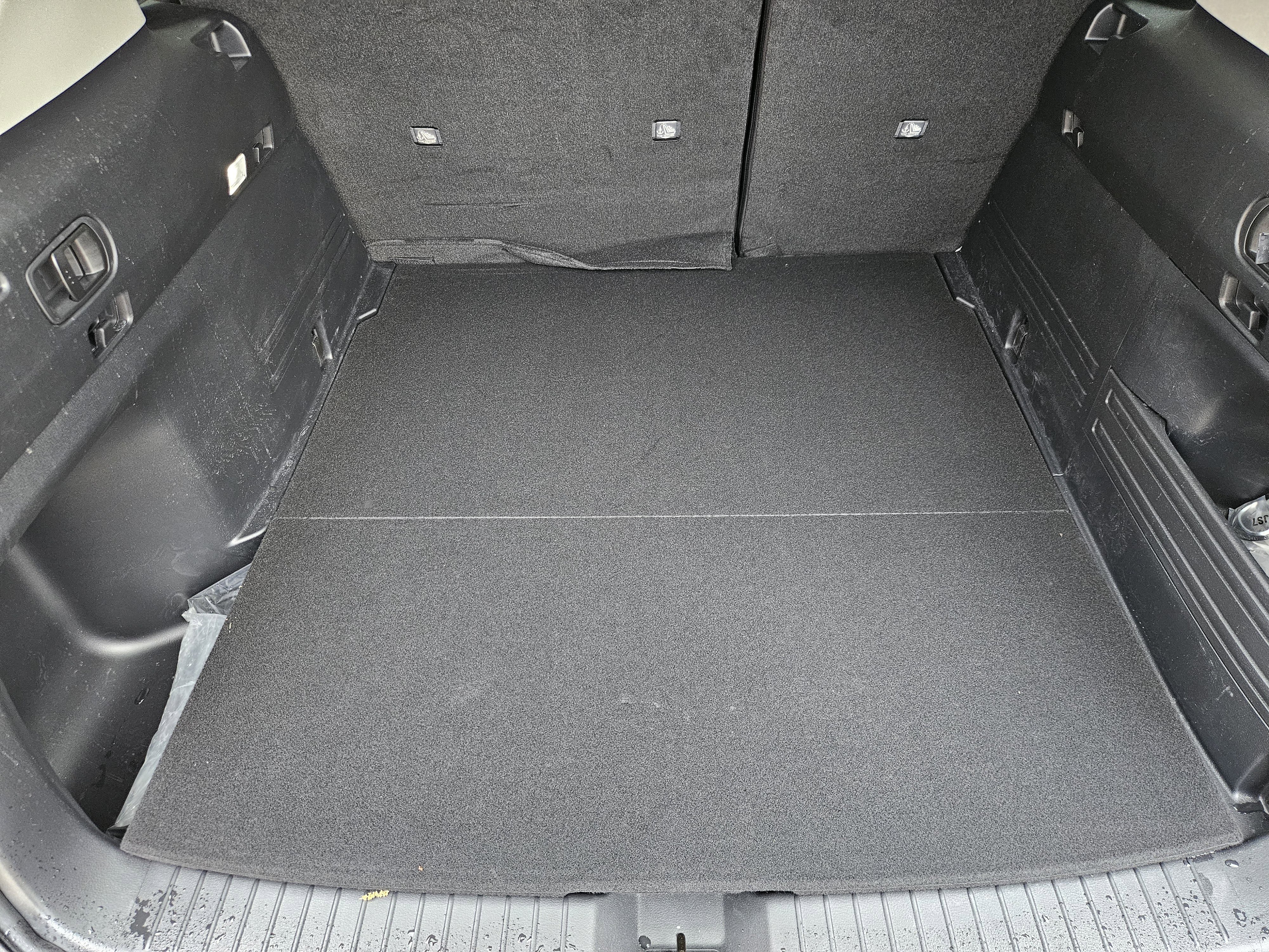 Used 2025  Mazda Preferred image 31