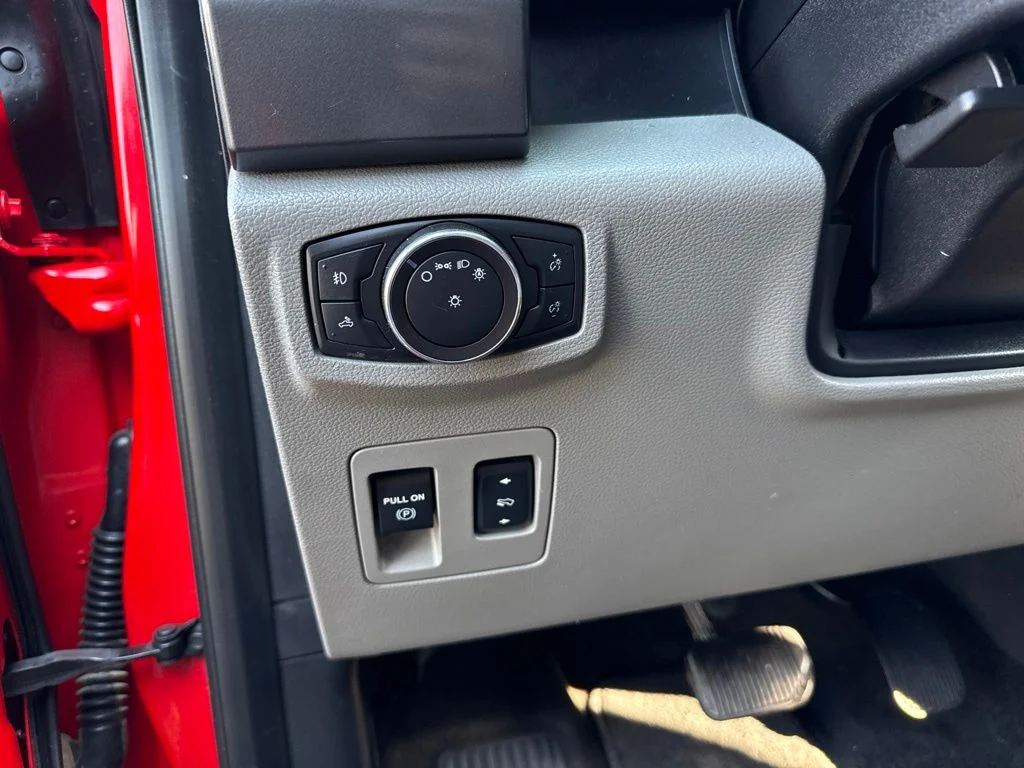 Used 2018 Race Red Ford XLT image 18