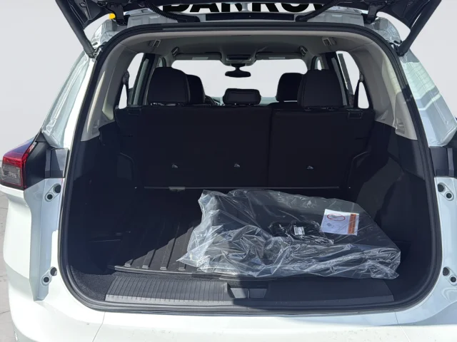 Used 2026 White Nissan Rock Creek image 43