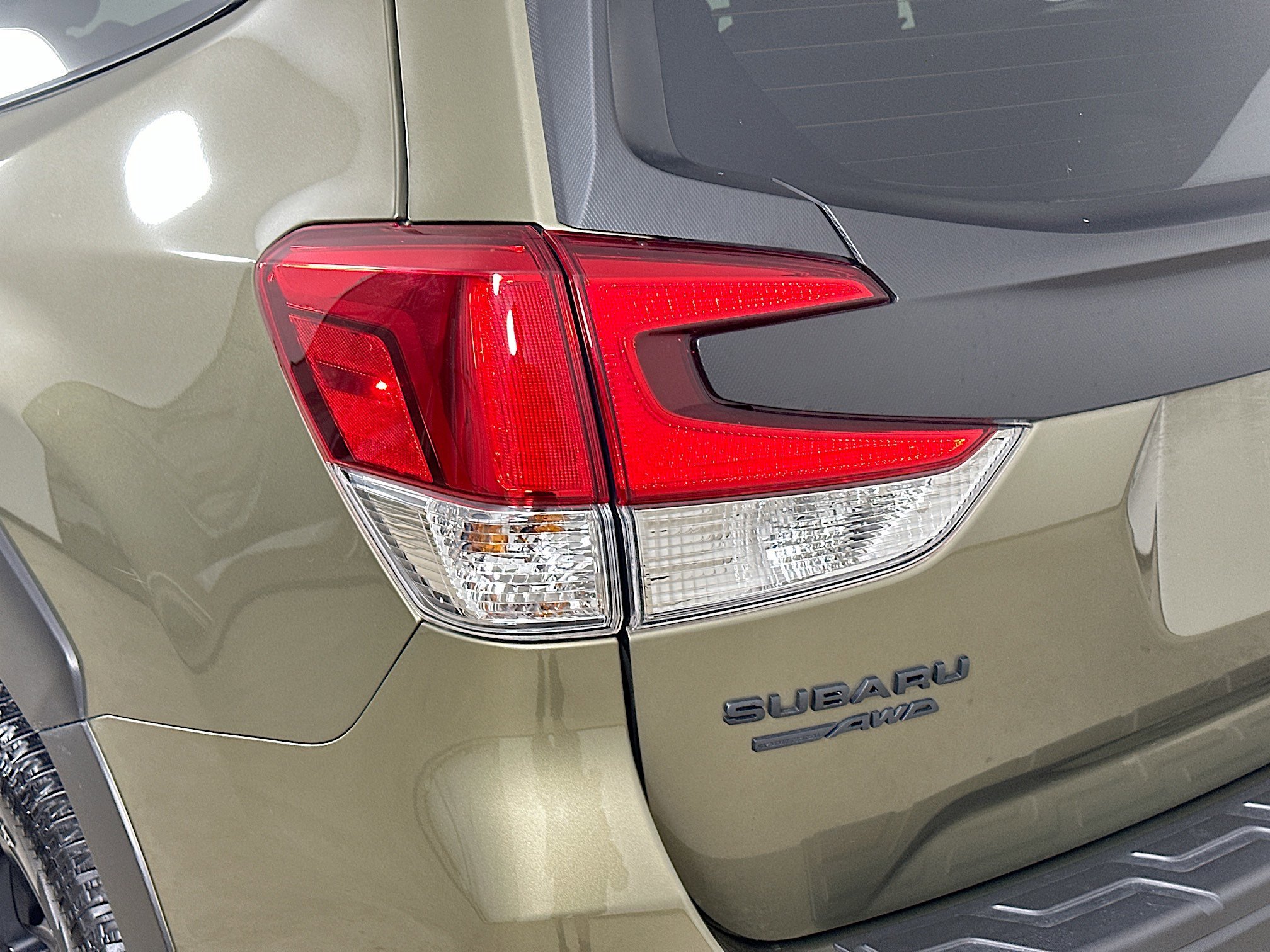 Used 2025 Autumn Green Metallic Subaru Wilderness image 41