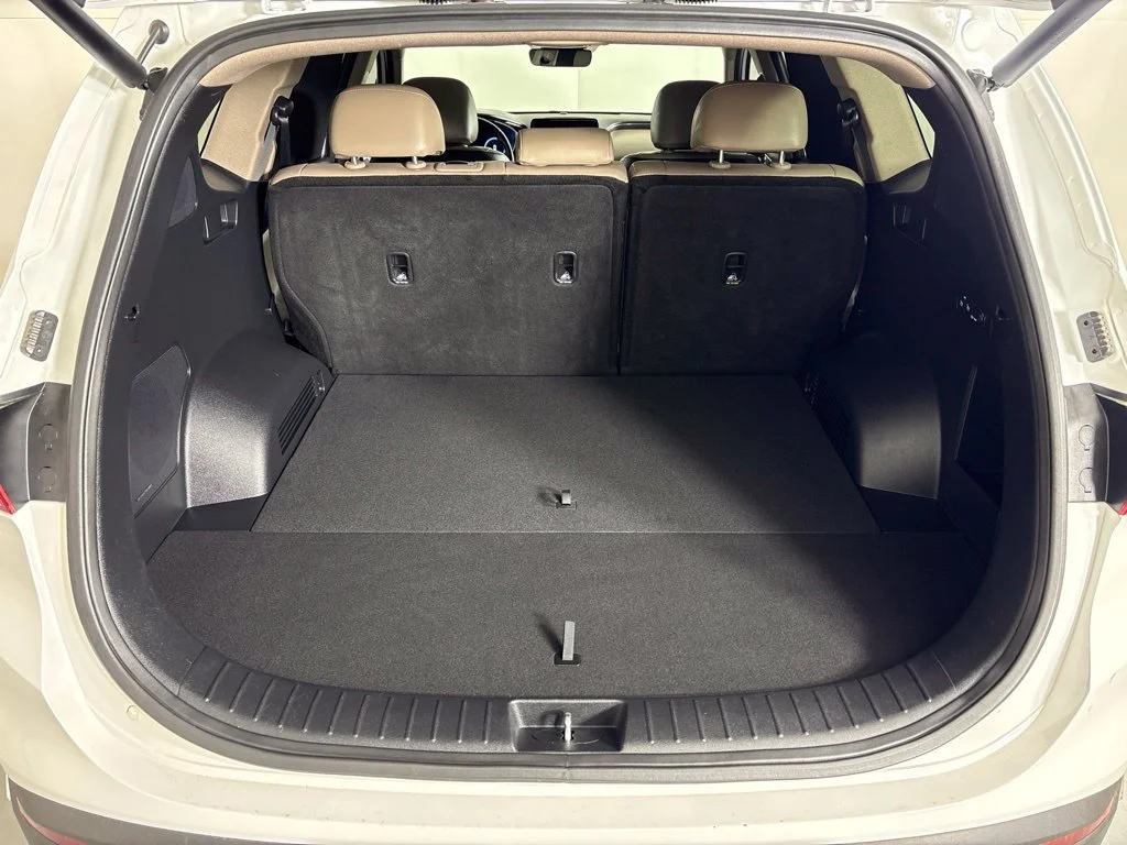 Used 2023 White Hyundai Limited image 25
