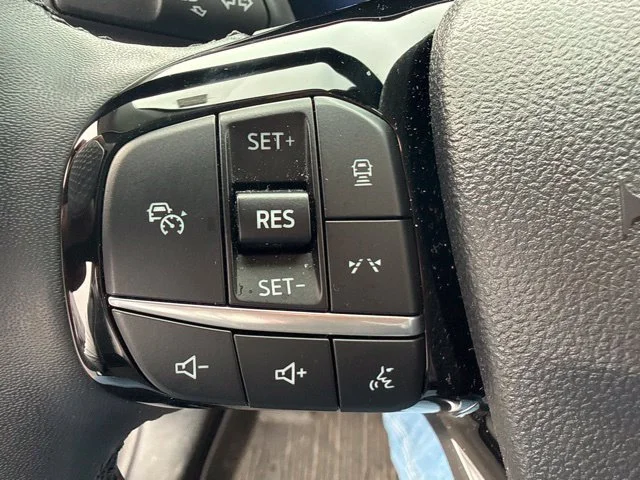 Used 2025 Vapor Blue Ford Active image 29