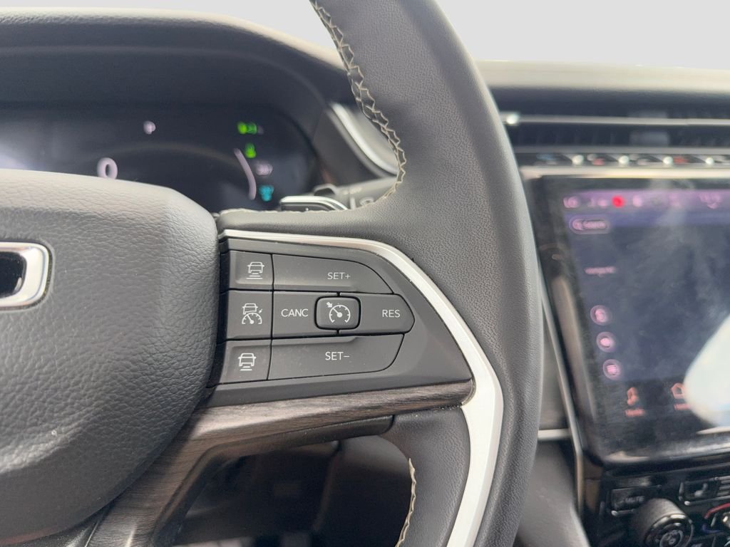 Used 2024 White Jeep 4xe image 18