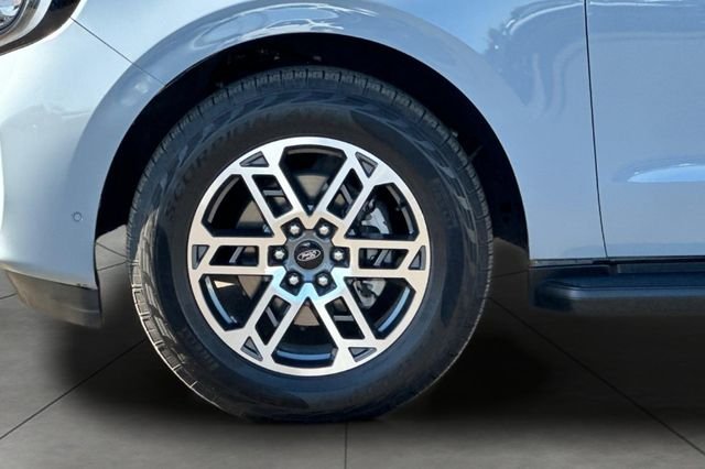 Used 2025 Gray Ford Active image 31